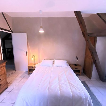 فيلا Spacious Country House In Normandie Moulins-le-Carbonnel المظهر الخارجي الصورة